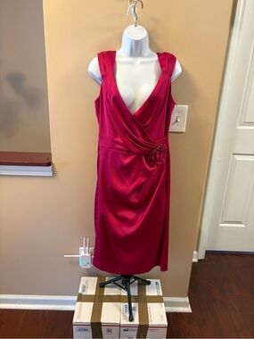 London Times Fuchsia Sleeveless V-Neck Midi Dress with Rosette